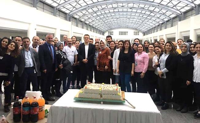 Tıbbi sekreterler minik yüreklere dokundu