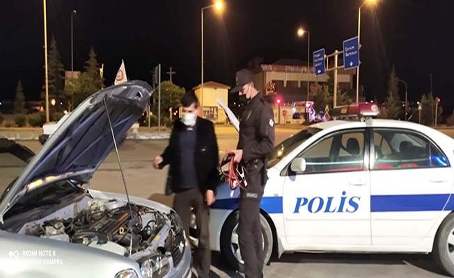 Yolda kalanlara da polis yetişti