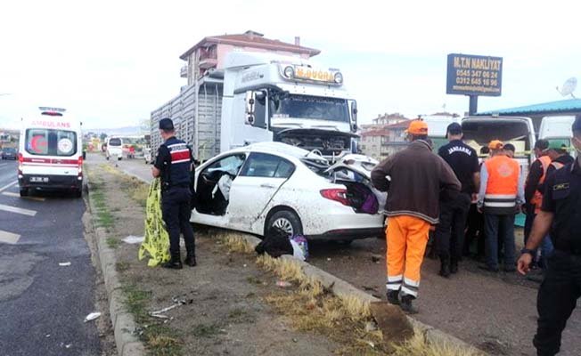 Anne ve 2 çocuğu kazada hayatını kaybetti