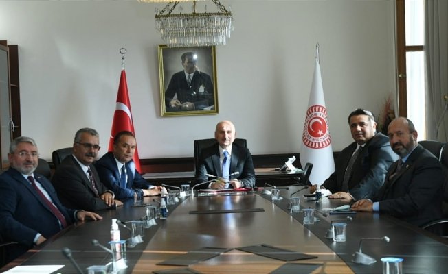 Gündem bitmeyen yollar ve demiryolu