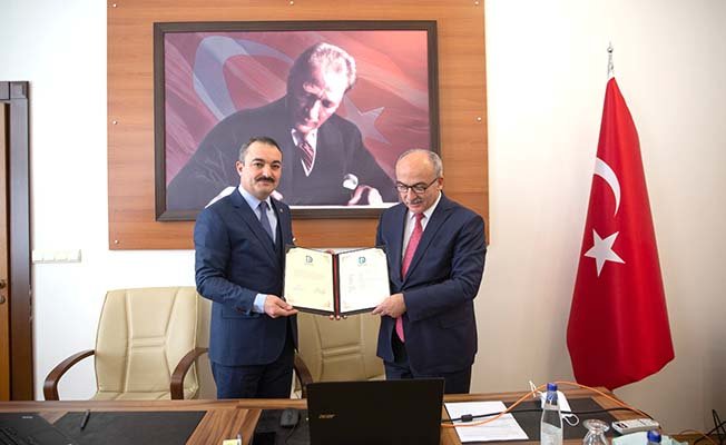Yeni dönem başkanı Rektör