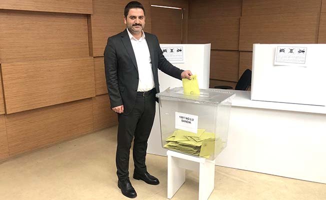 6 oy farkla başkan