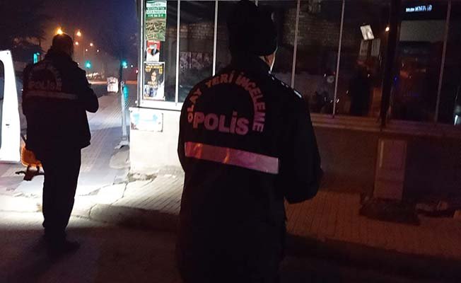 Tüfekle kapıya dayandı