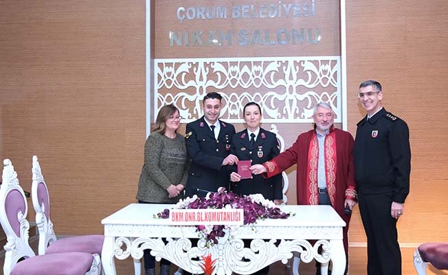 Jandarma astsubaylar hayatlarını birleştirdi