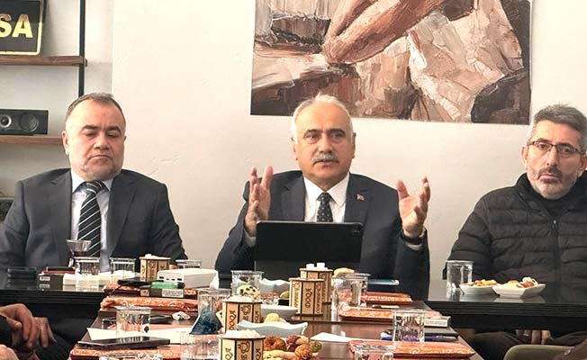 Vizyoner bakış ve samimi bir dil