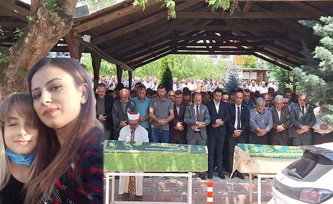Anne ve kızı dualarla uğurlandı
