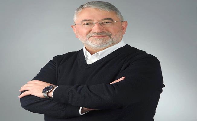 Başkan mazbatasını alıyor