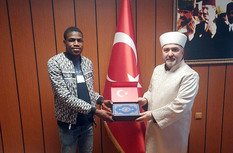 Afrikalı genç Çorum’da müslüman oldu