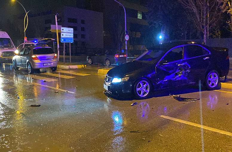 Anne ve oğlu kazada yaralandı