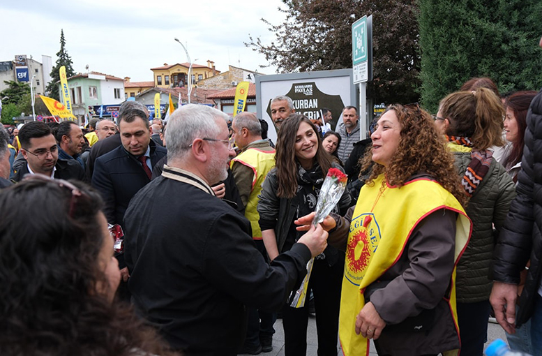 Aşgın da meydana indi