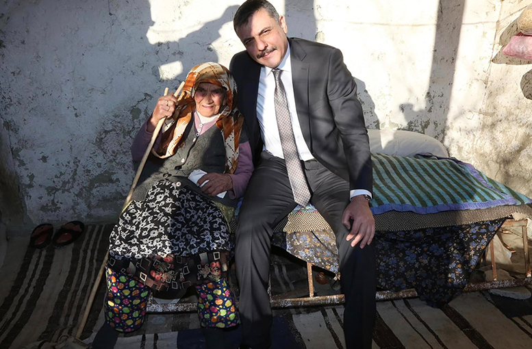 Asırlık çınar Fatma nine hayatını kaybetti