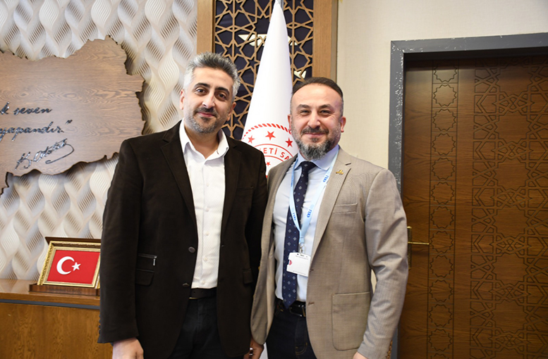 Başhekim tek tek tebrik etti