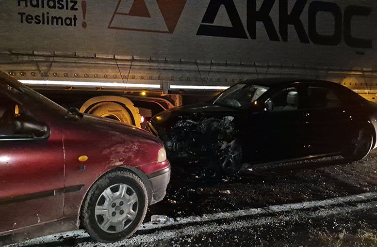 Başkan Yazıcıoğlu'nun aracı zincirleme kazaya karıştı