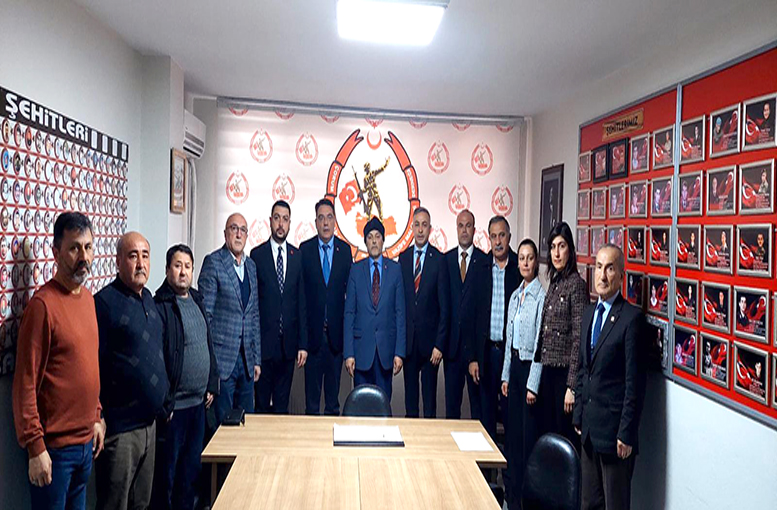 CHP şehit ailelerini dinledi