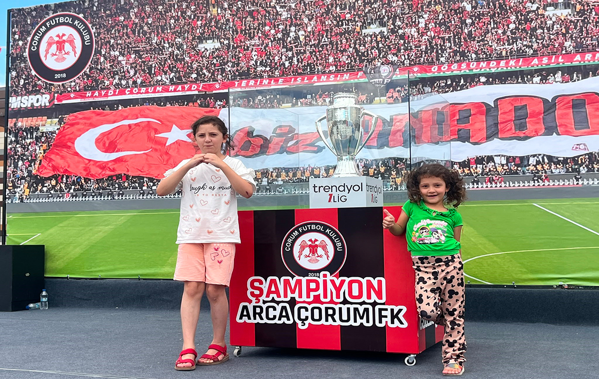Çorum FK taraftarları kupasıyla buluştu