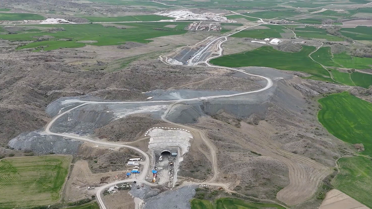 Dağ-taş hızlı tren için