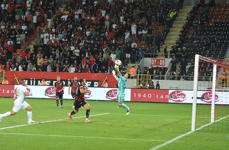 Galibiyetle başladık, 2-0