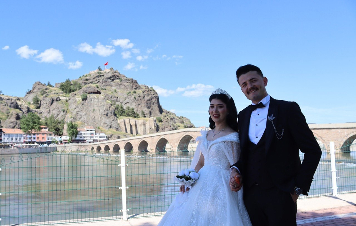 Gelin ve damatların doğal stüdyosu
