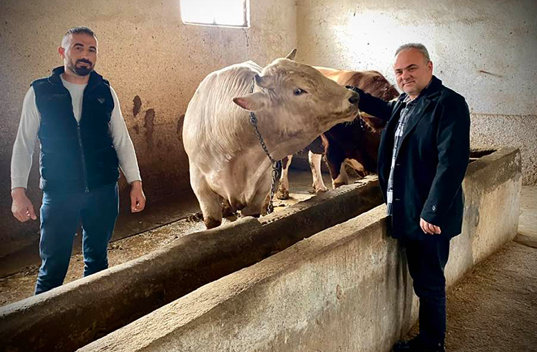 İbrahim Işık’tan  bir dana da Gazze’ye…