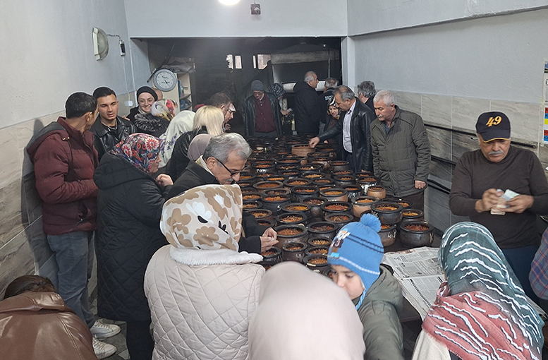İftarın vazgeçilmezi, tam 8 saatte pişiyor
