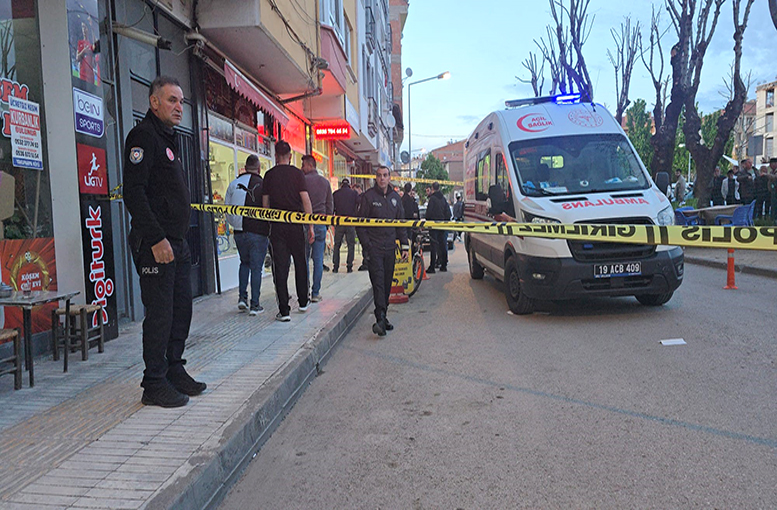 Kavgada yanlışlıkla kendini vurdu