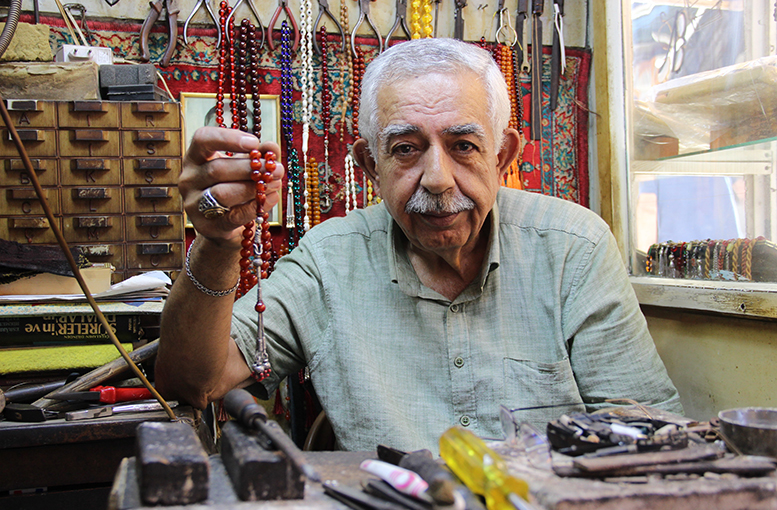 Mesleğini yaşatmaya çalışan usta