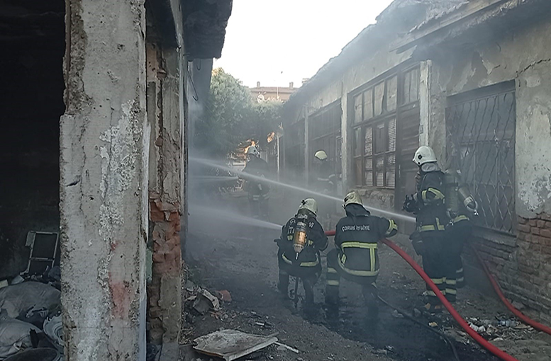 Metruk işyerinde yangın