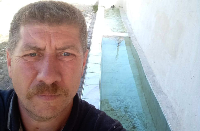 Olukları tek başına temizledi
