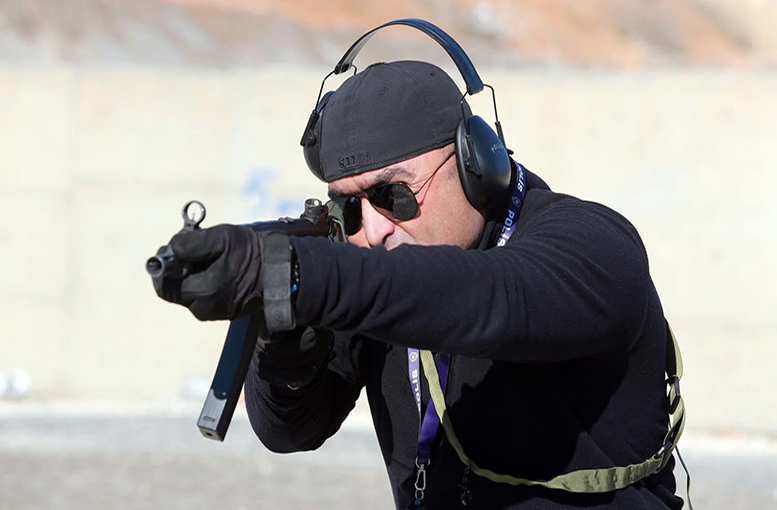 Polis teşkilatının keskin nişancısı birinci