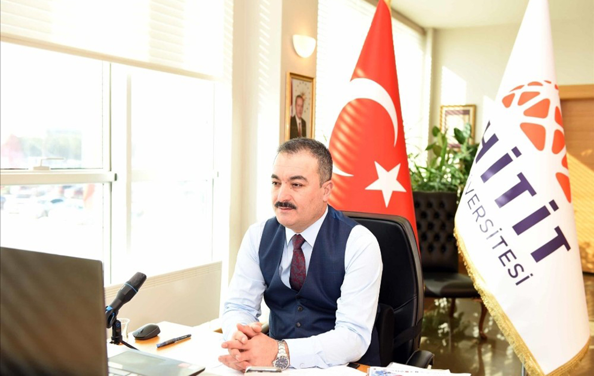 Rektör'e yeni görev