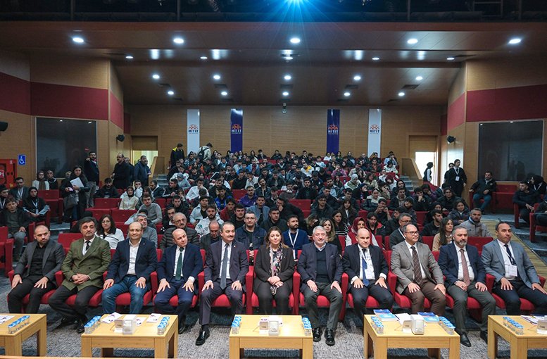 Üniversiteler değişime ayak uydurmalı